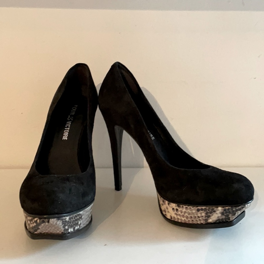 Pour la Victoire black pumps